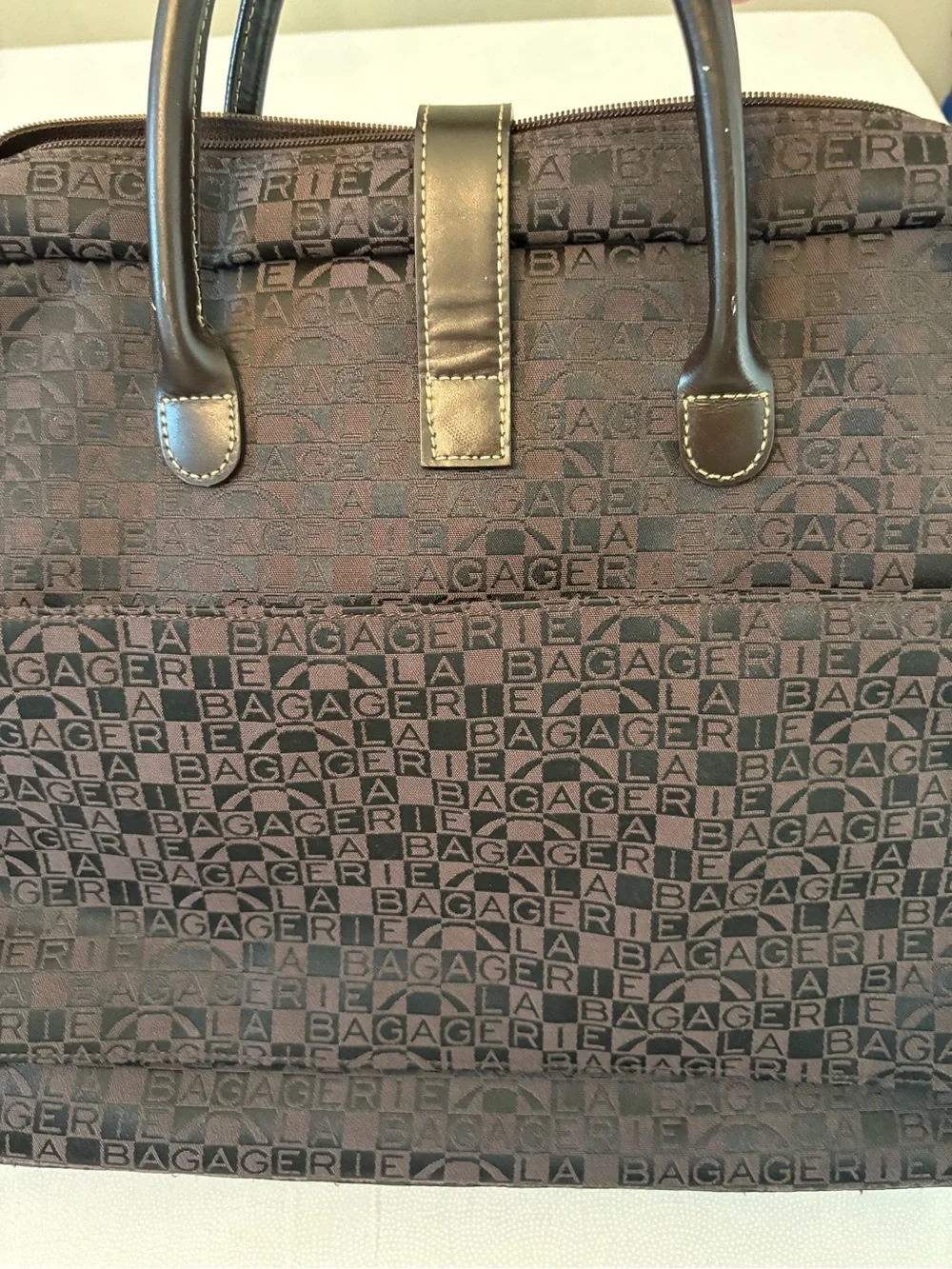 Carrera look shoulder